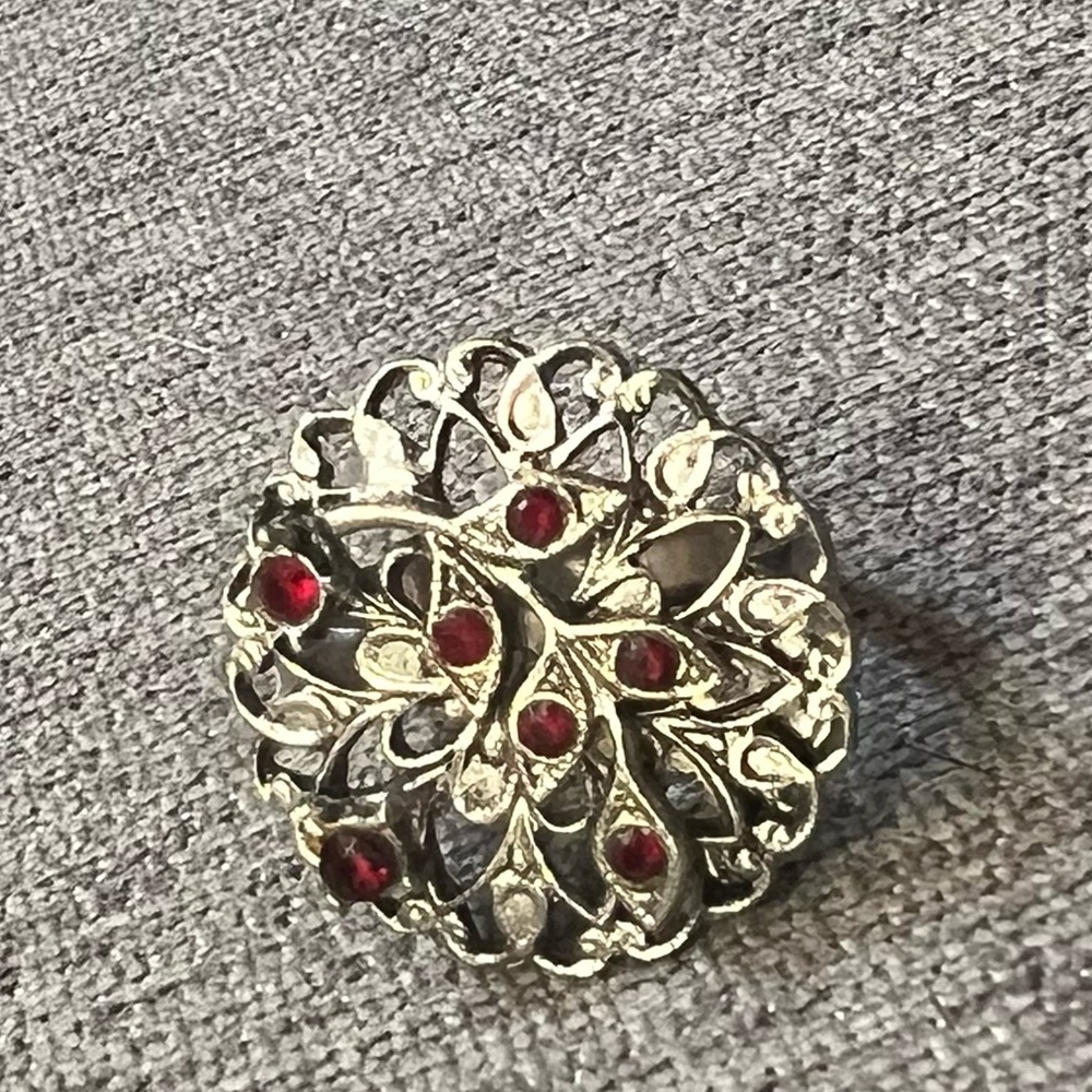 Vintage Signed Vogue Red Rhinestone Filigree Adjustable Ring